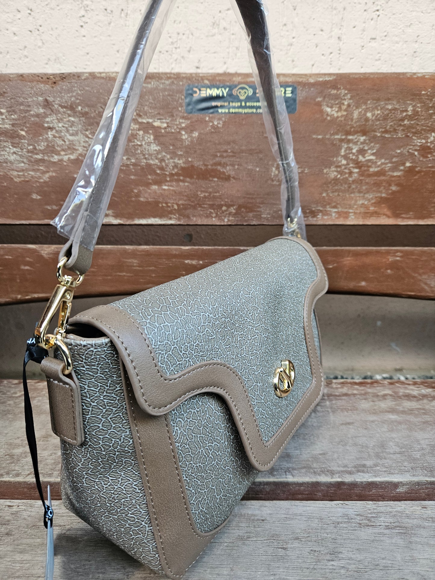 Ynot? Flap bag LUX104 havana