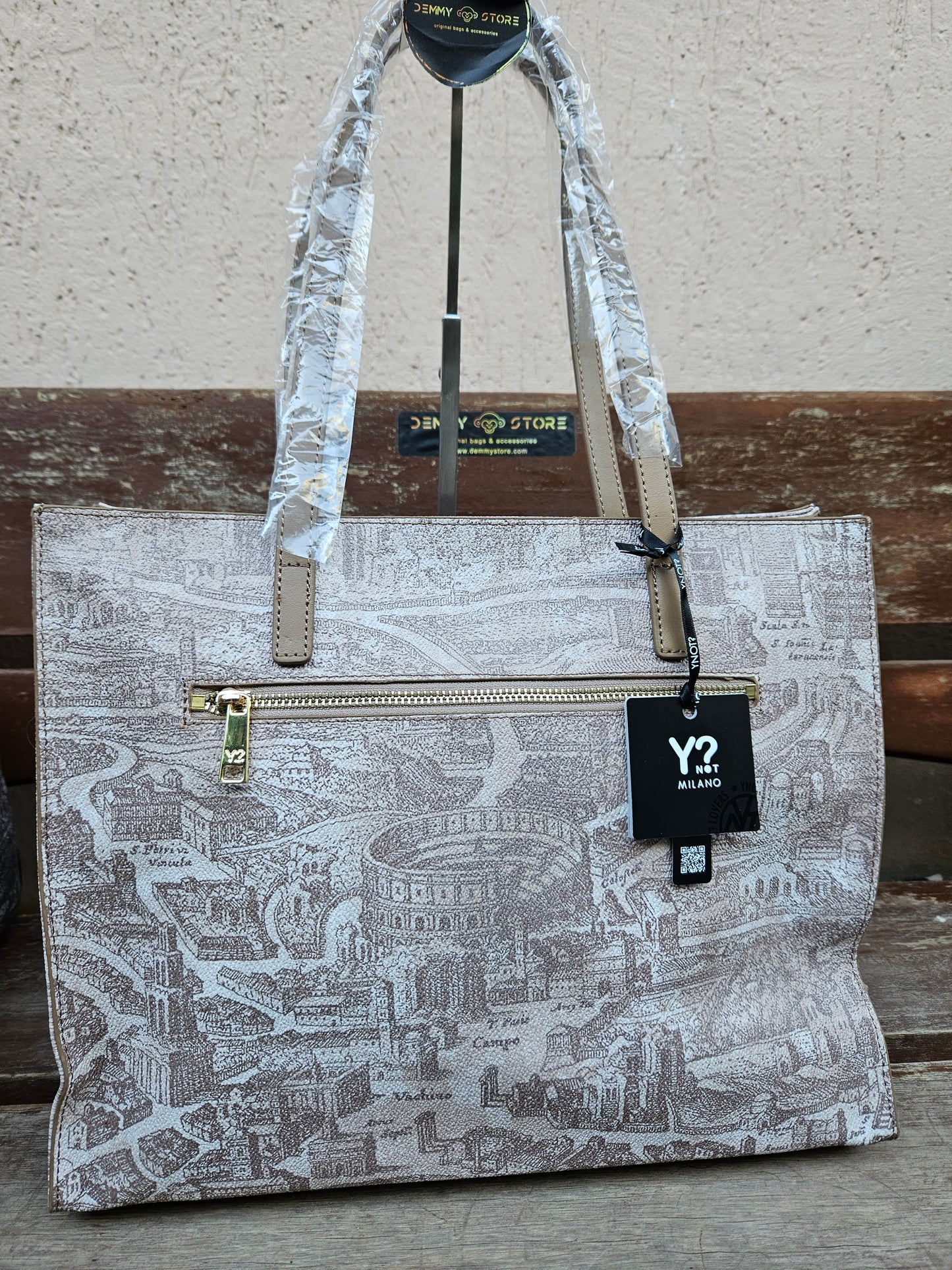 Ynot? Square ETE004 almond