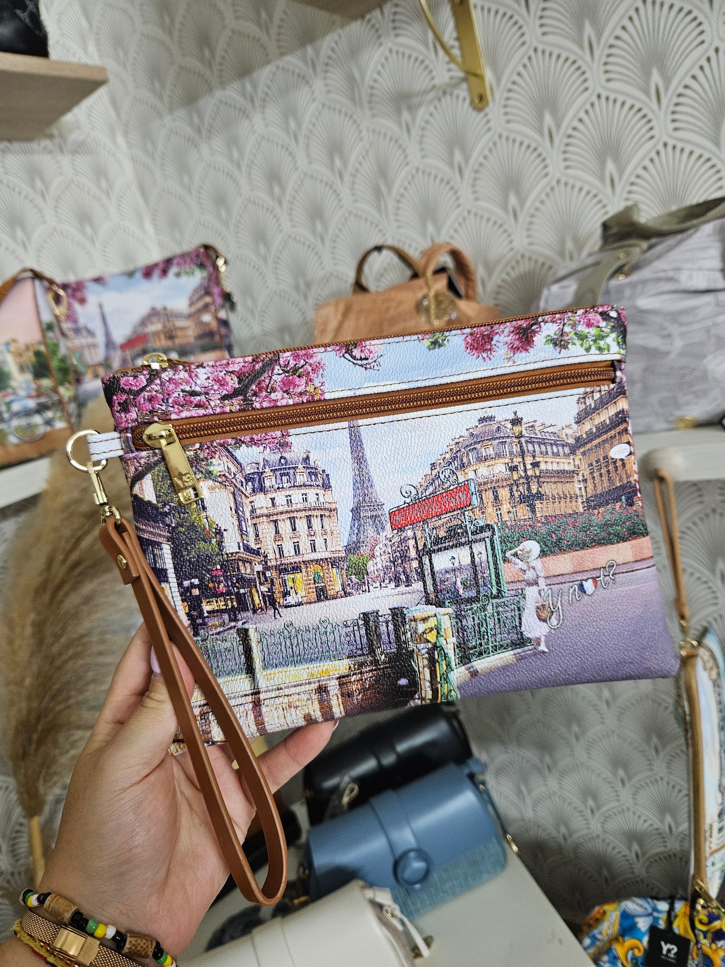 Ynot? Pocket Emily in Paris YES343