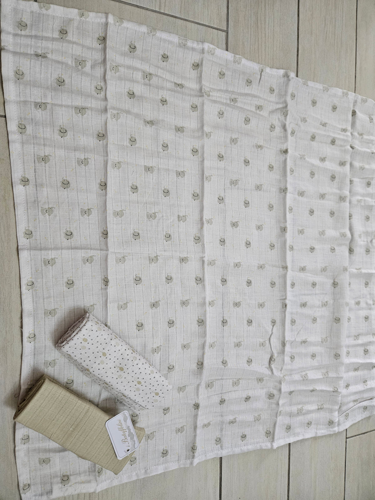 Quadrati i batuffolini beige