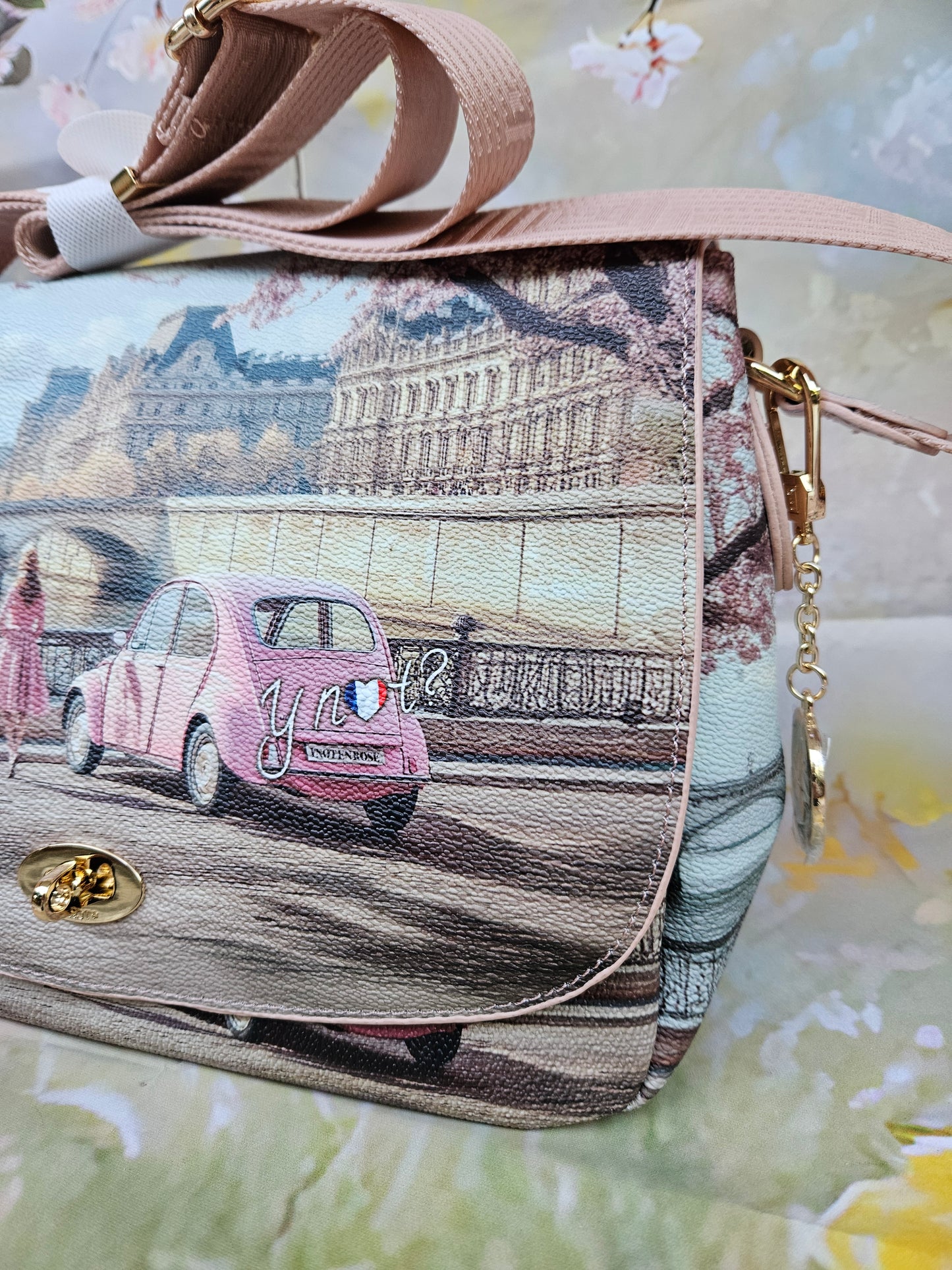Ynot? Postina Yes631 Paris en Rose