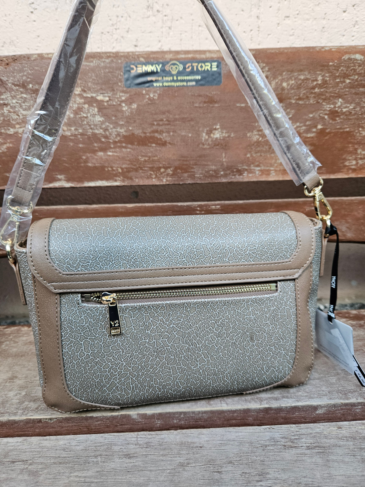 Ynot? Flap bag LUX104 havana