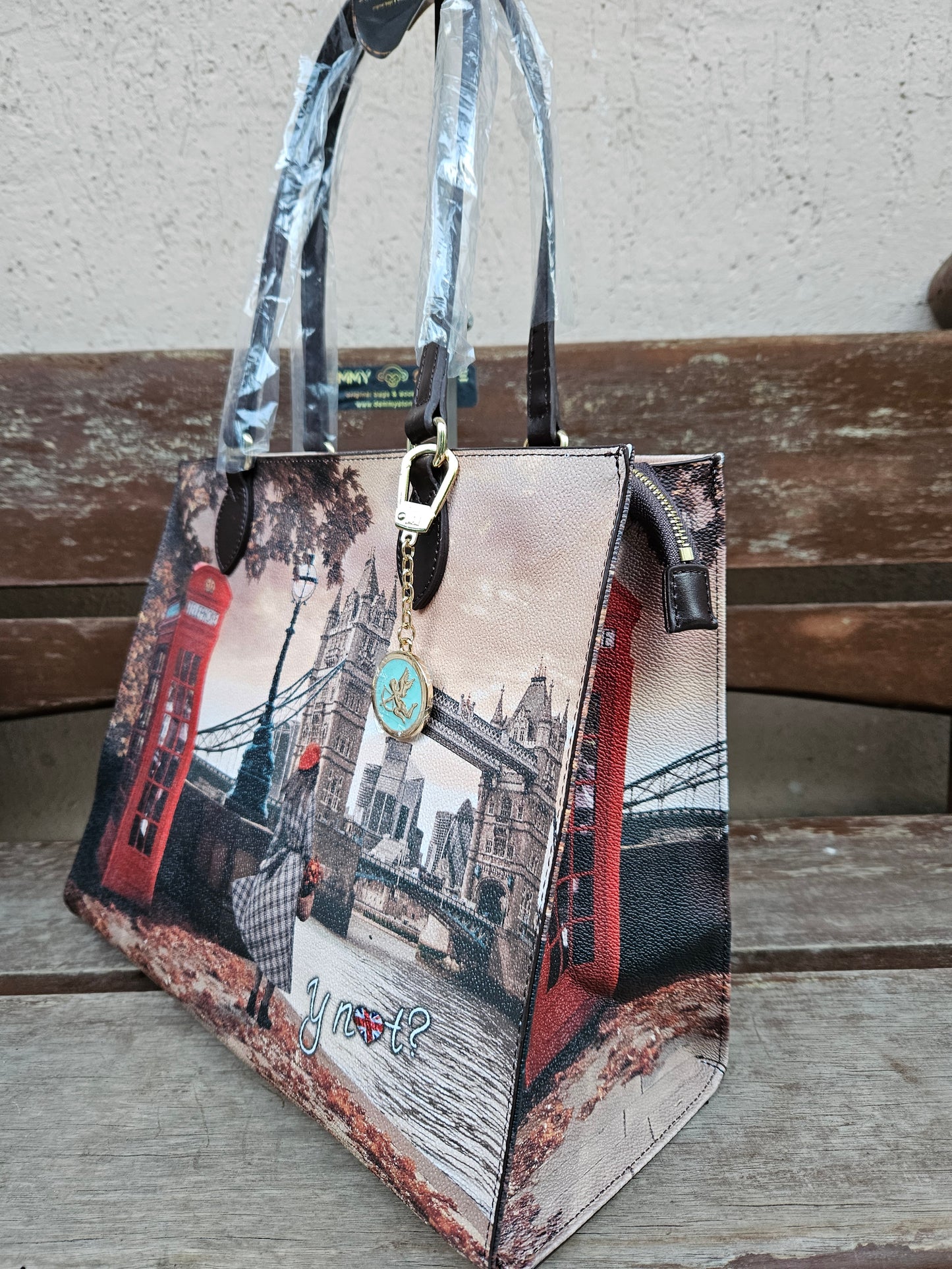 Ynot? Shopping London bridge YES602