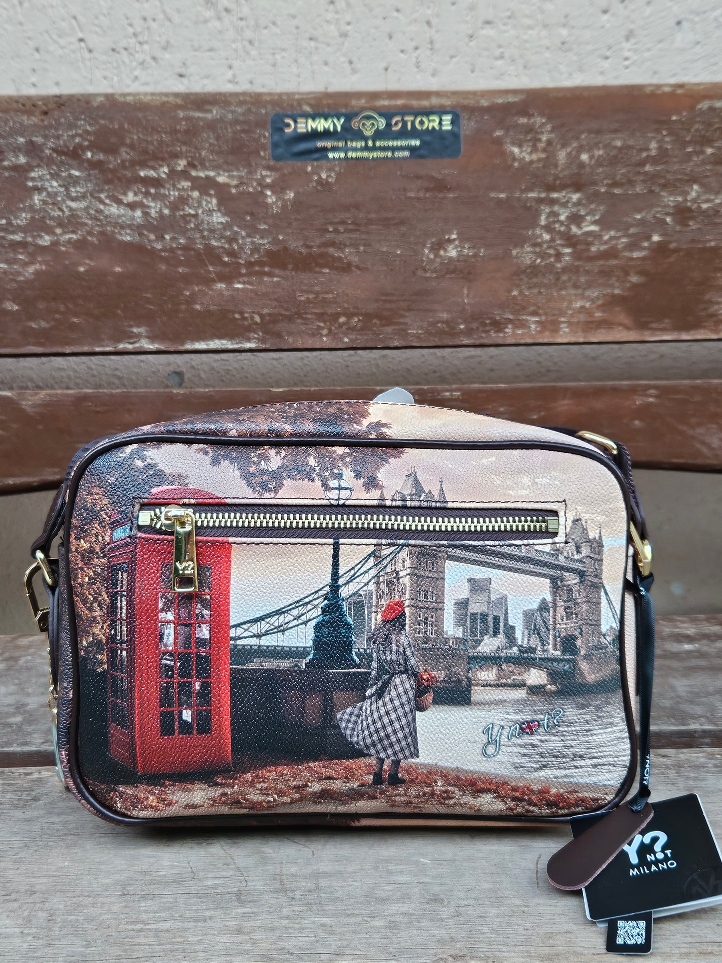 Ynot? Reporter London bridge YES331