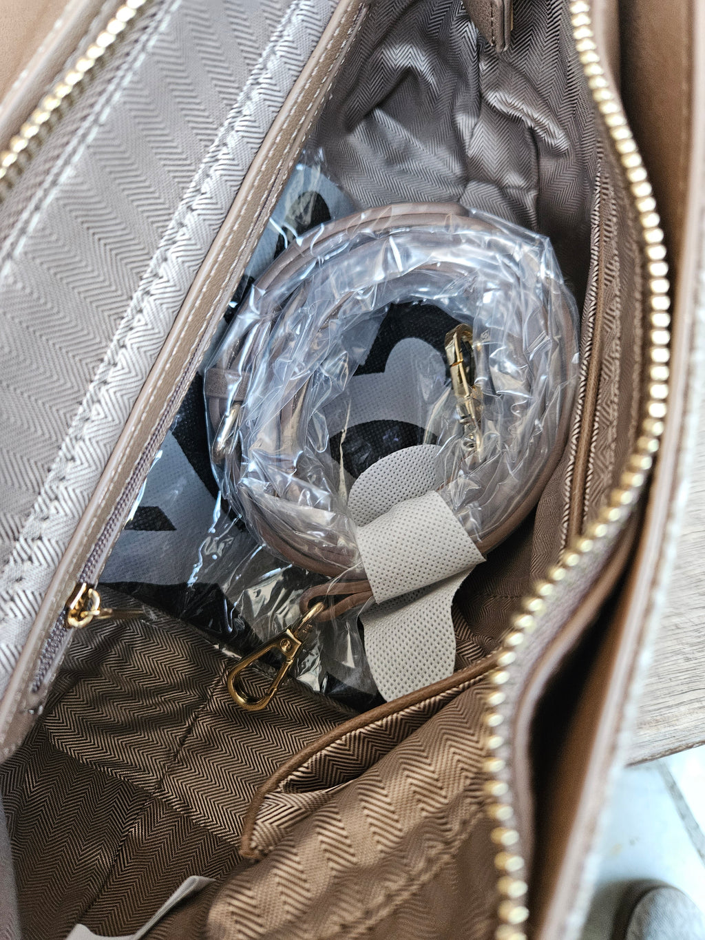 Ynot? Flap bag LUX104 havana