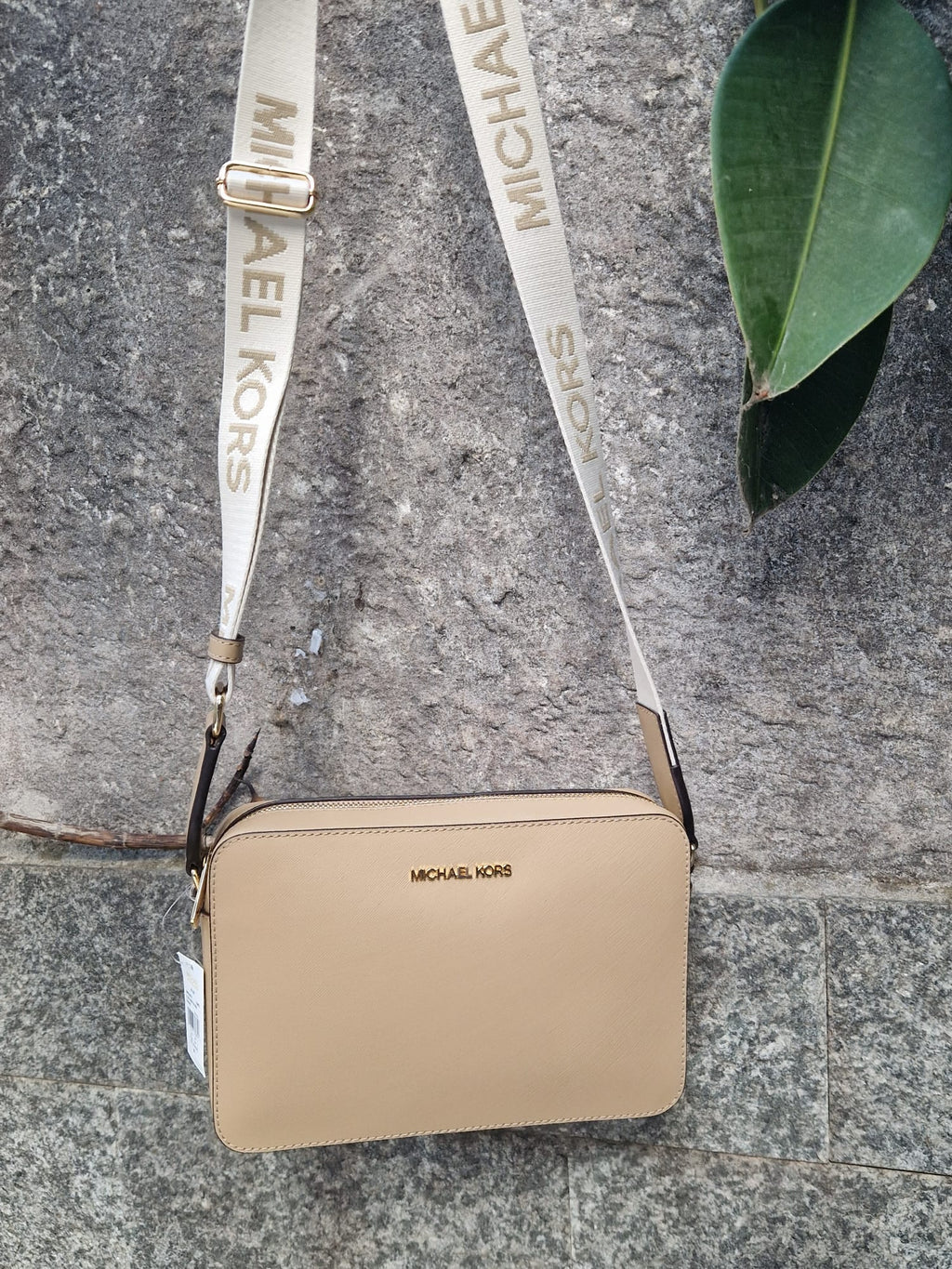 Jet set item camel