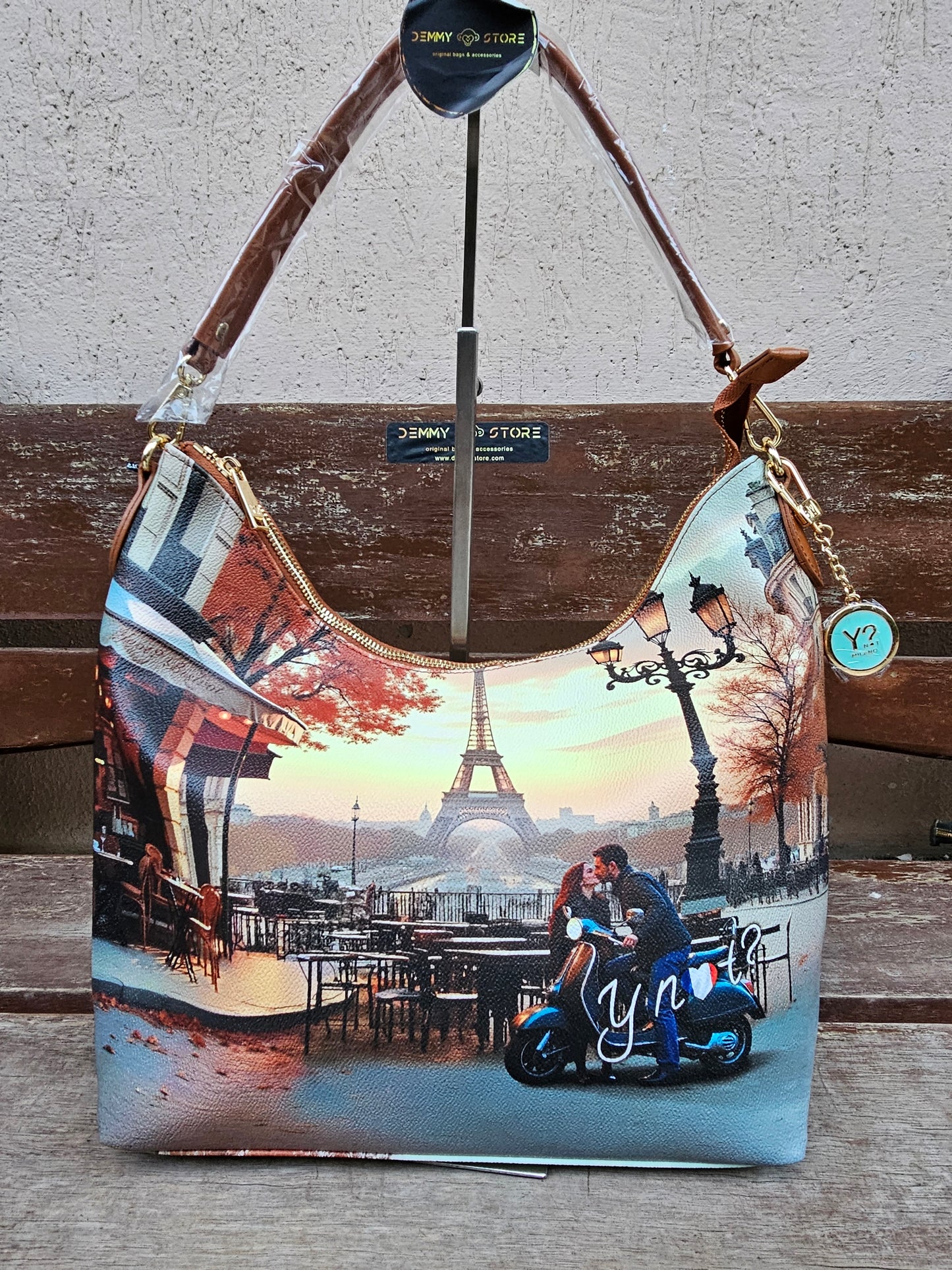 Ynot? Hobo Kisses from Paris