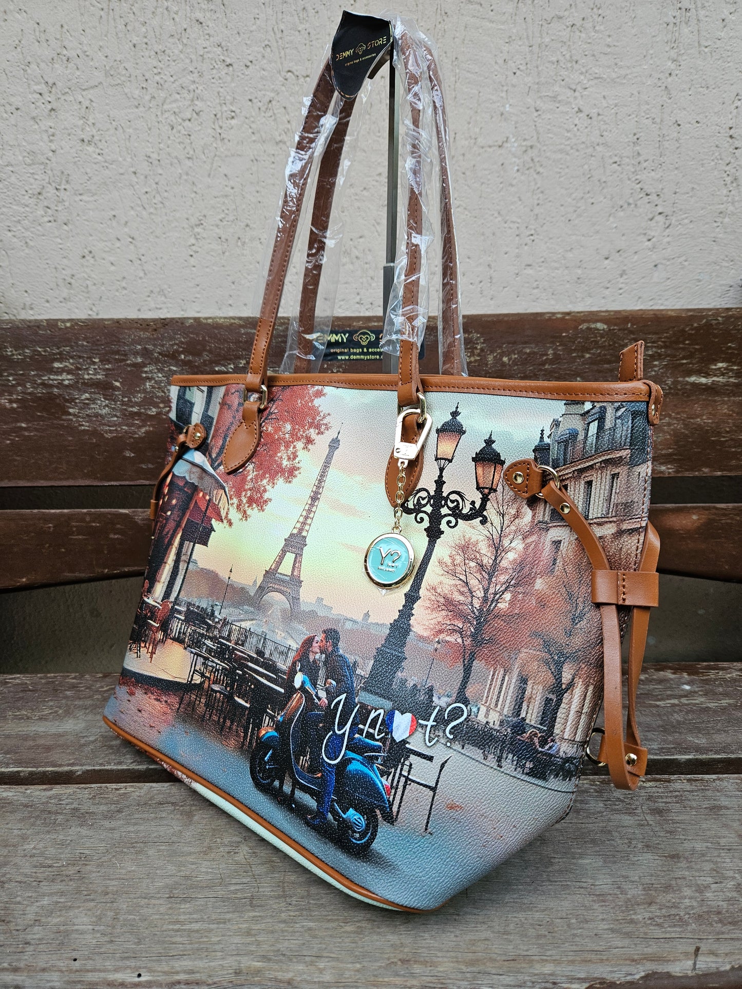 Ynot? Shopping Kisses from Paris YES319