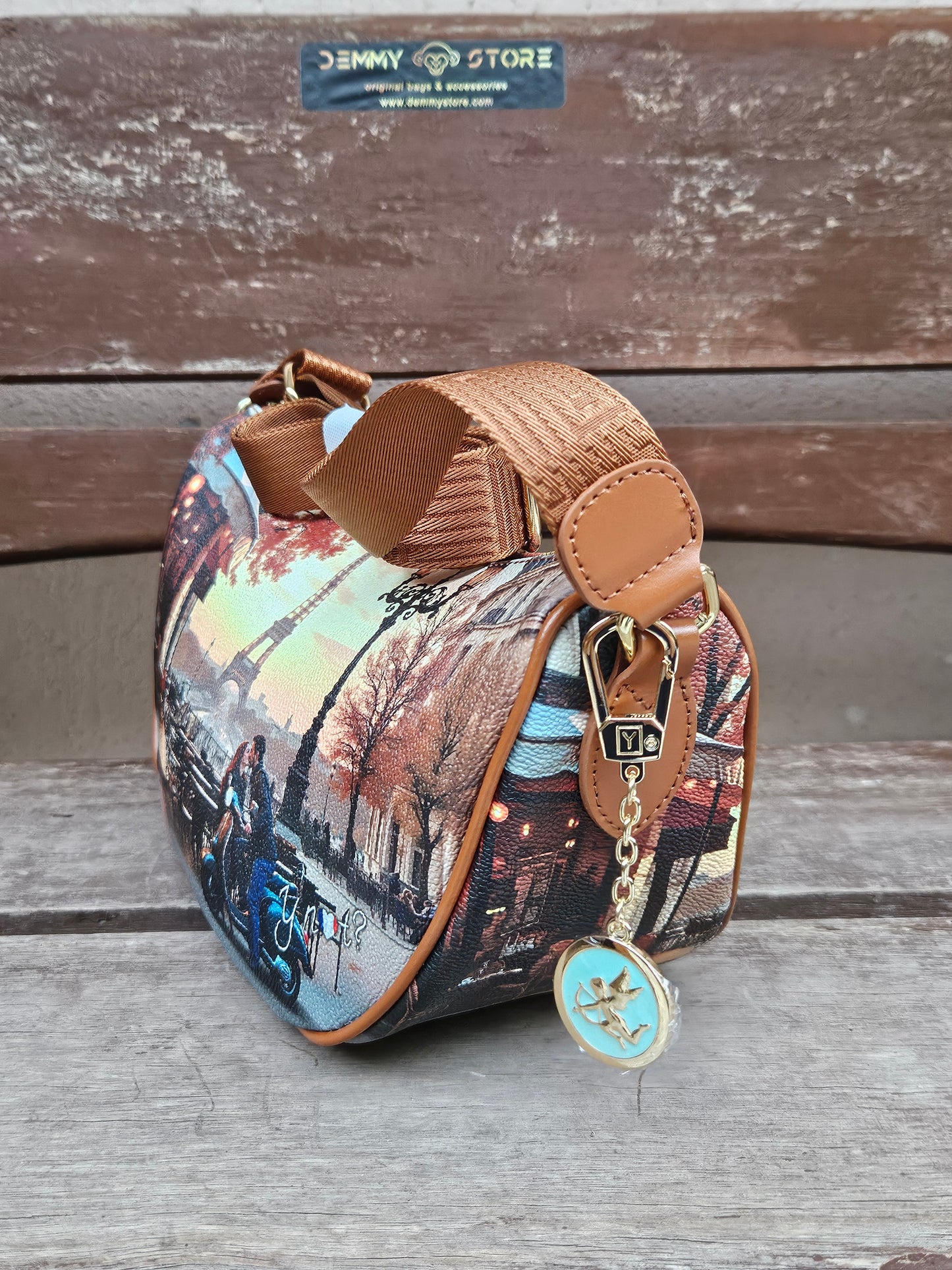 Ynot? Sacca Kisses from Paris YES717