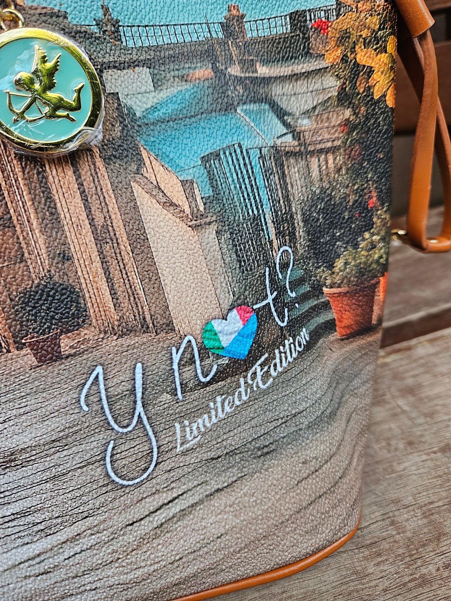 Ynot? Shopping Napoli L.E YES319