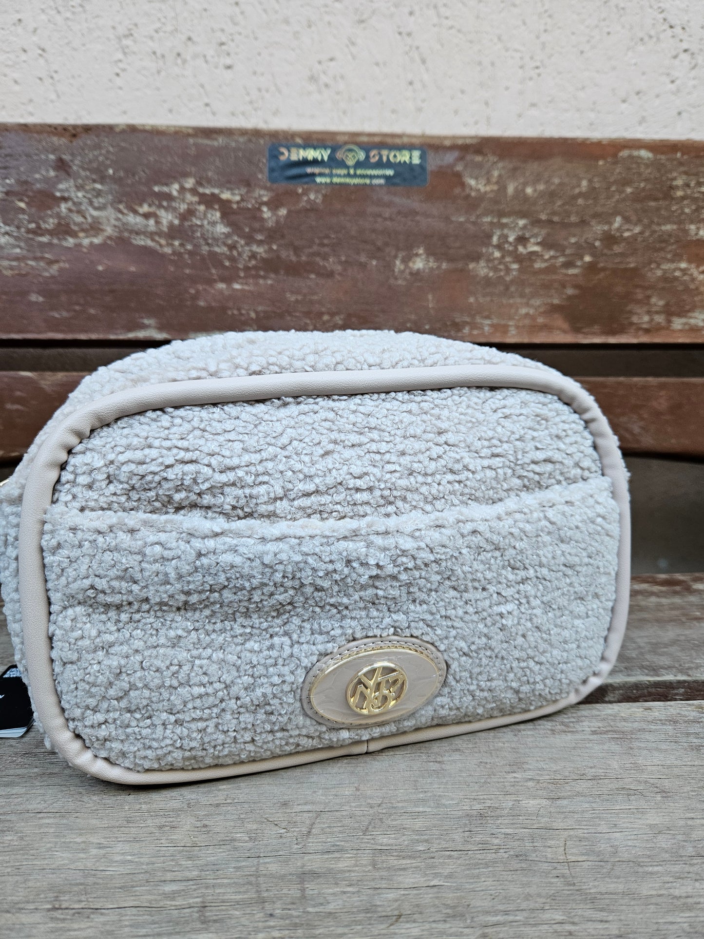 Ynot? Tracolla DEA007 milk