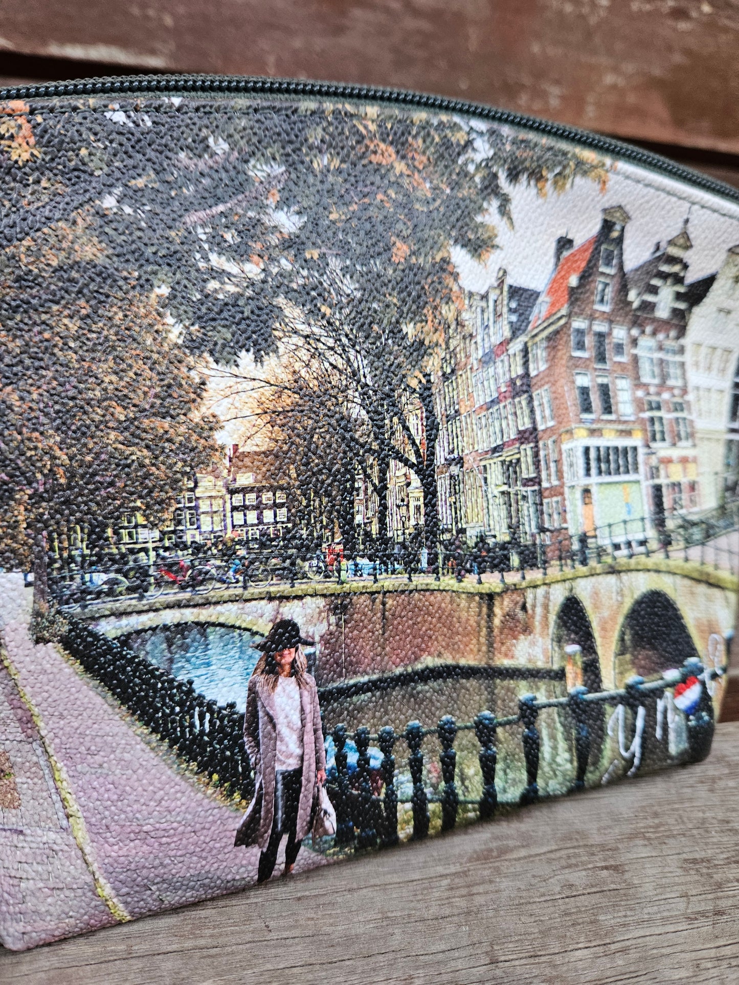 Ynot? Beauty Amsterdam bridge YES309