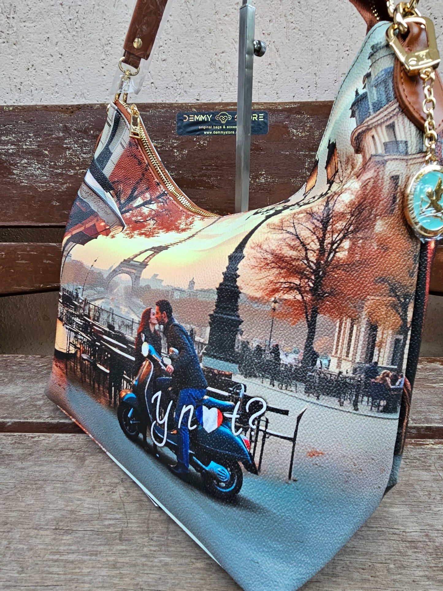Ynot? Hobo Kisses from Paris