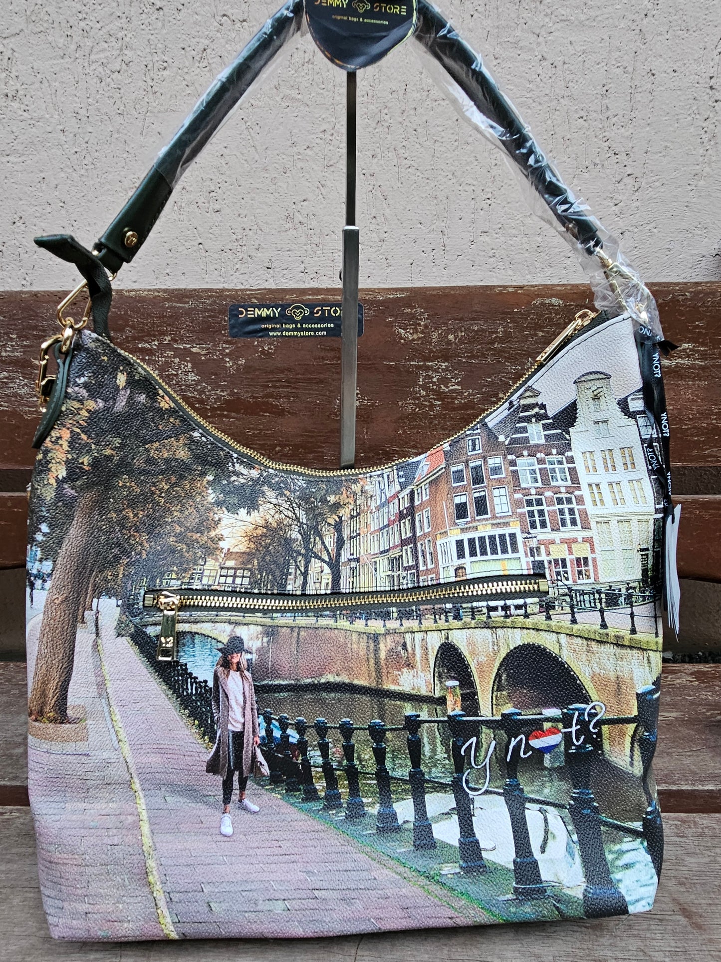 Ynot? Hobo Amsterdam bridge YES618