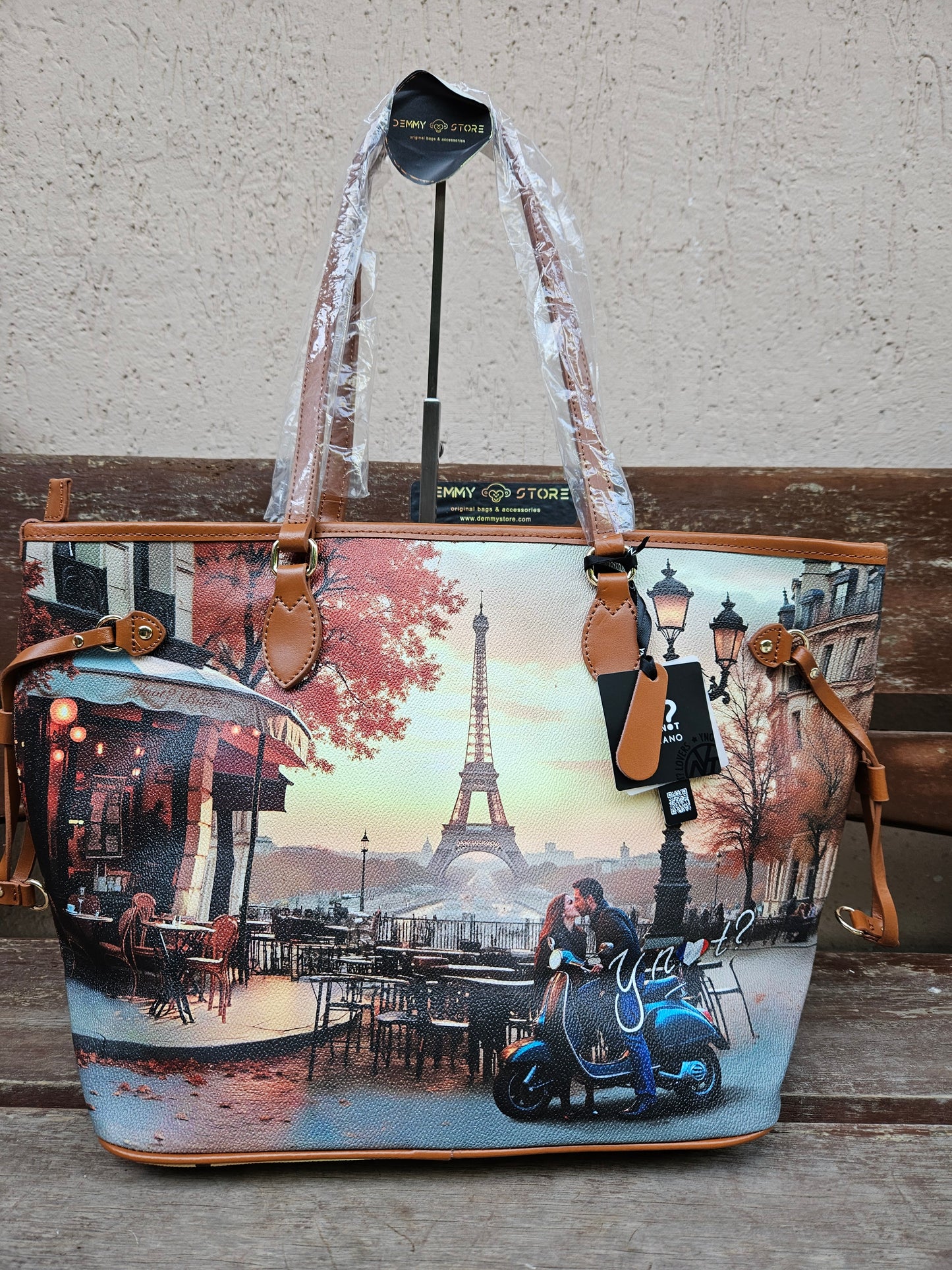 Ynot? Shopping Kisses from Paris YES319