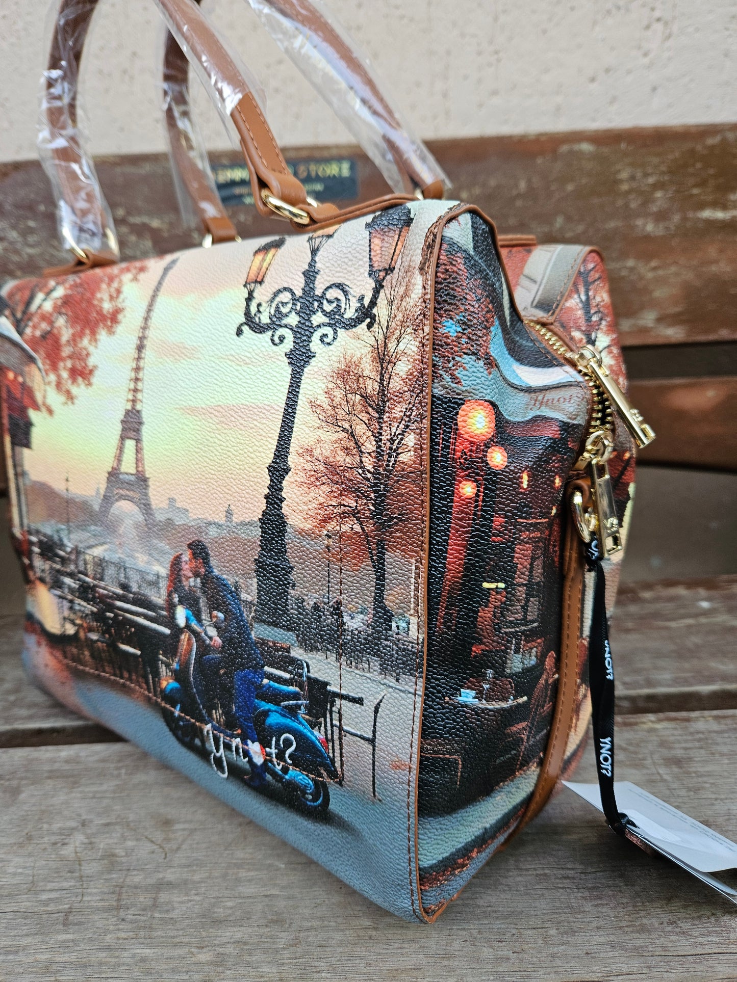 Ynot? Boston Kisses from Paris YES702